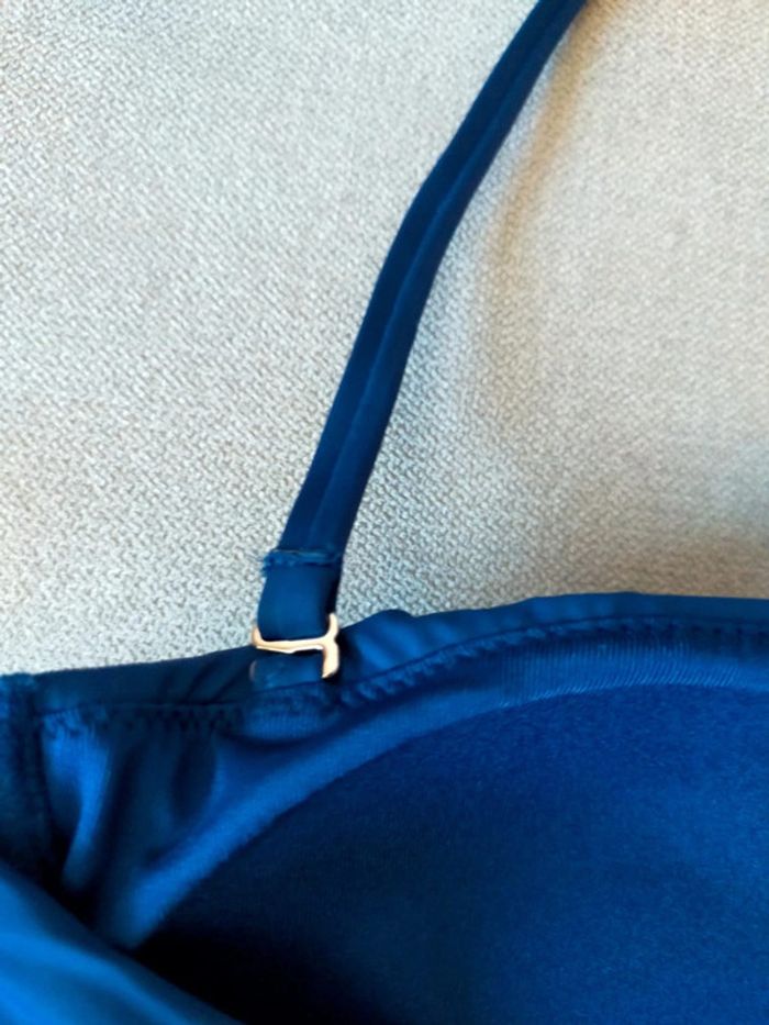 Haut de bikini bleu bandeau – 6 exemplaires – Taille 80 (équiv. 90B / 36-38) - photo numéro 4