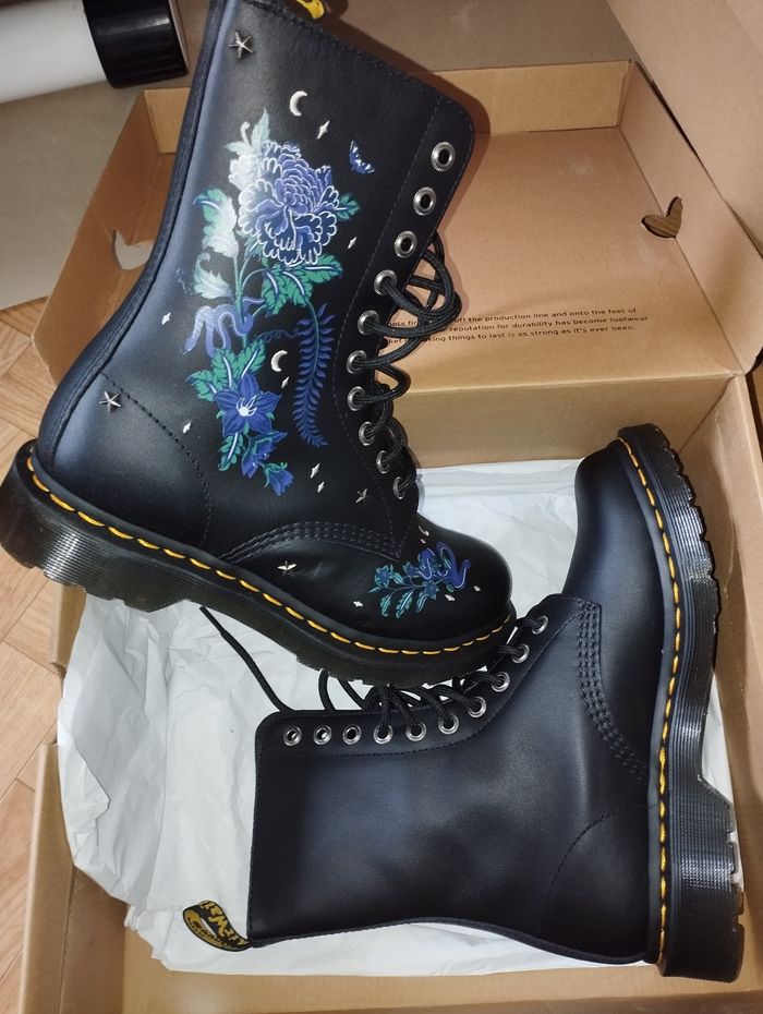 DR Martens taille 40 neuves floral - photo numéro 4