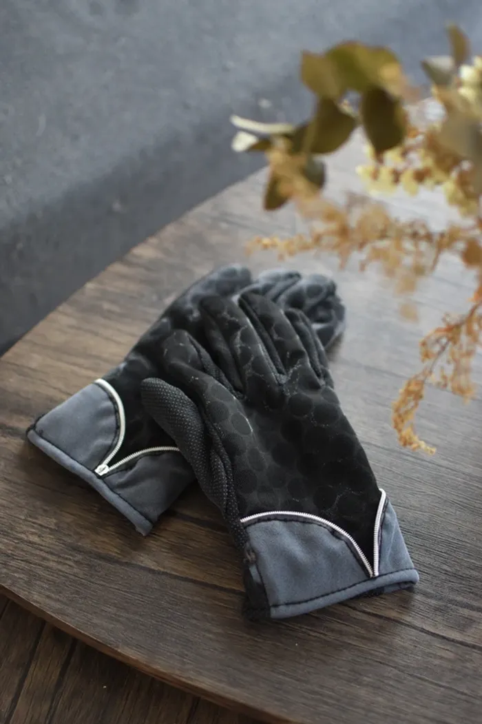 Gants noirs