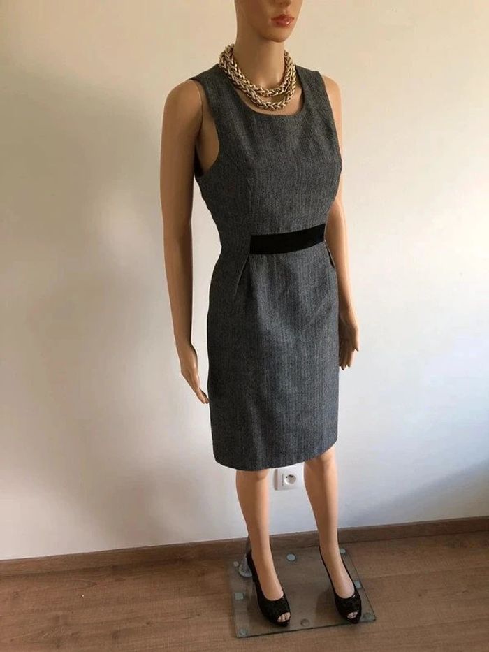 Robe d'hiver grise et noire neuve sans manches Fever London taille 38 - photo numéro 4