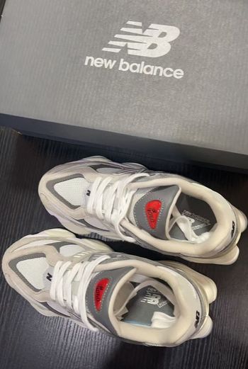 New Balance 9060