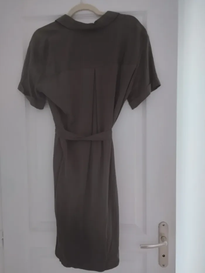 Robe chemise kaki taille 36 - photo numéro 2