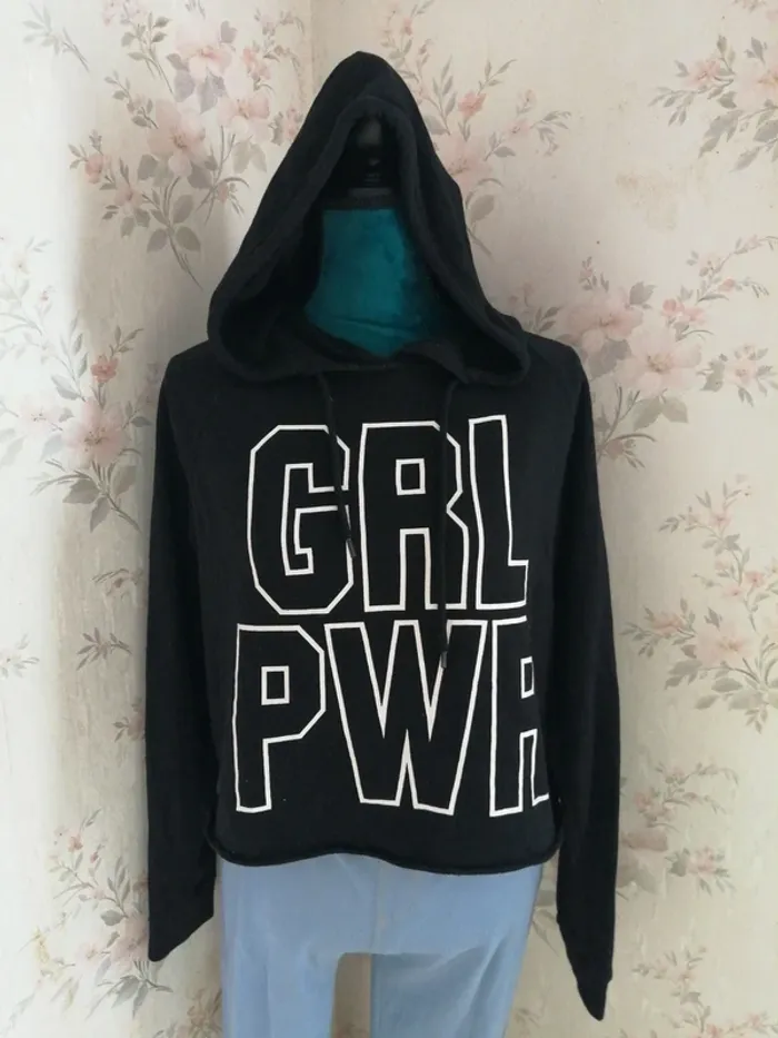Sweat à capuche noir à message grl pwr / fb sister / (L) - photo numéro 3