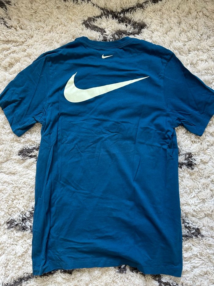 Tee shirt Nike taille M bleu - photo numéro 2