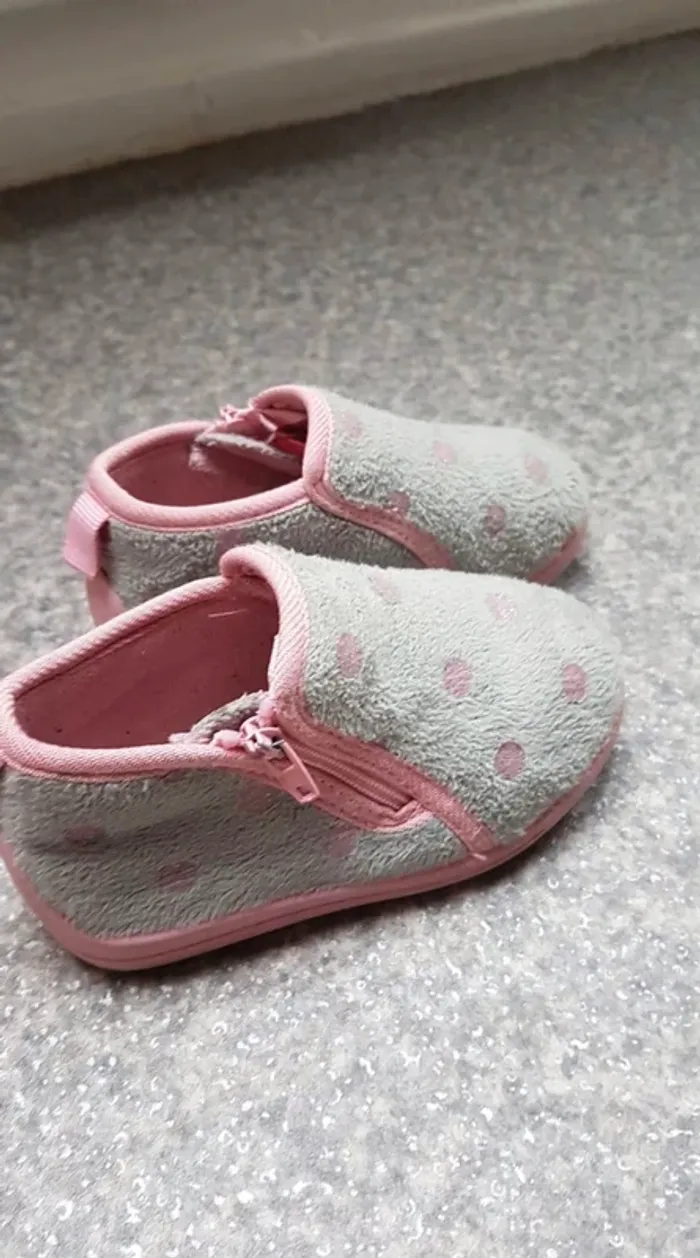 Kiabi chaussons p.21
Très bon état - photo numéro 3