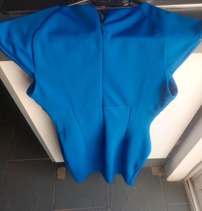 Robe élégante moulante - photo numéro 2