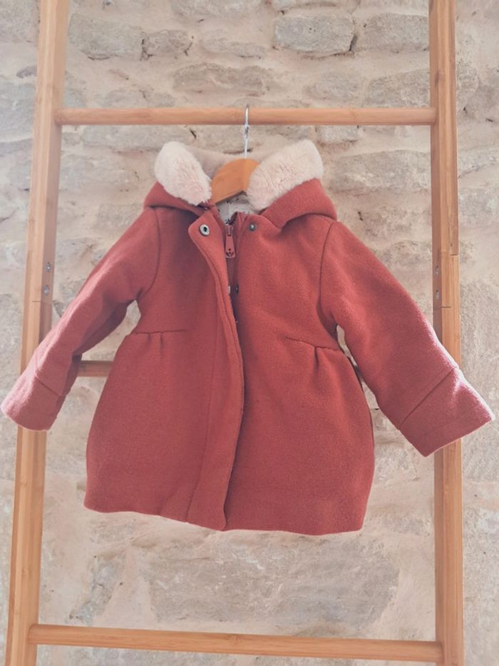 Manteau hiver 18m couleur brique très bon état