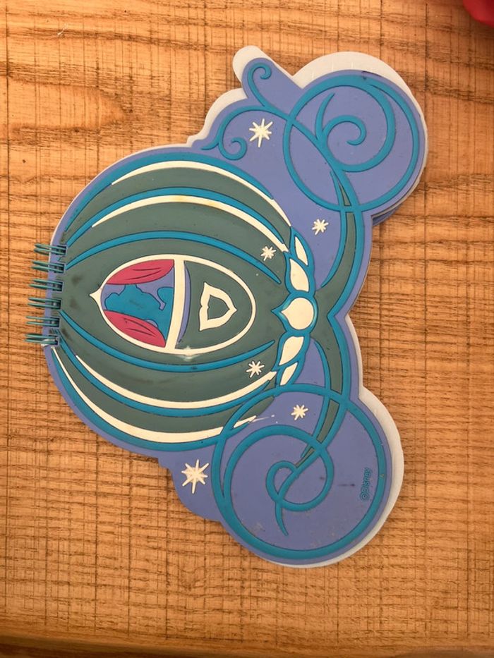 Carnet Disney store cendrillon carrosse cahier de feuilles à dessins texte