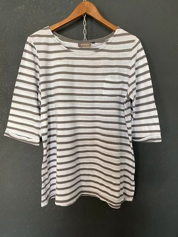 Teeshirt gris et blanc