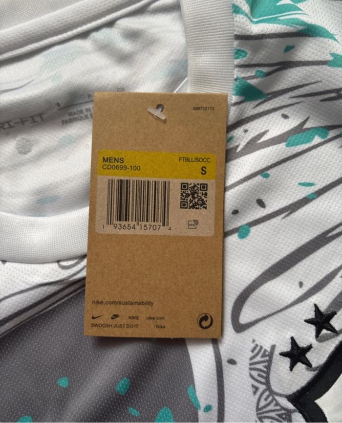 Maillot de foot Brésil taille S - photo numéro 4