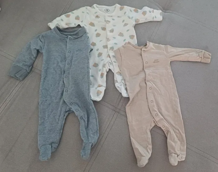 Lot 11 pyjamas - photo numéro 3