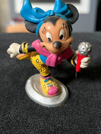 Minnie figurine