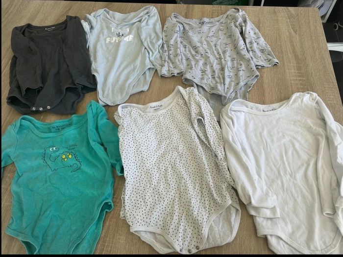 Lots 6 body manche longue  taille 36 mois