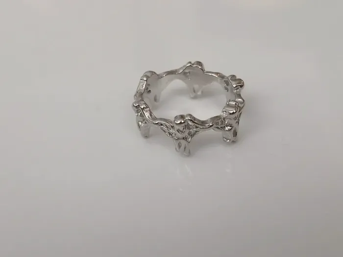 Bague argentée tendance en acier inoxydable - photo numéro 2