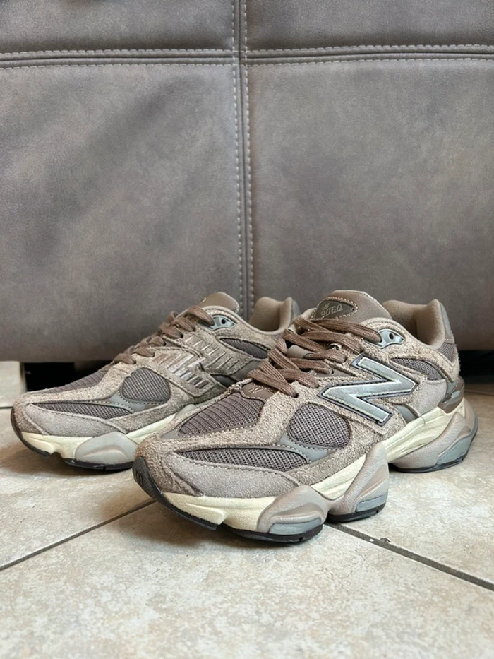 Baskets New Balance 9060 taille 37.5