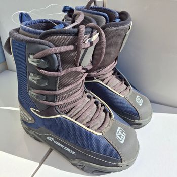 paire de chaussures Bottes de snowboard NEUF taille 33.5
