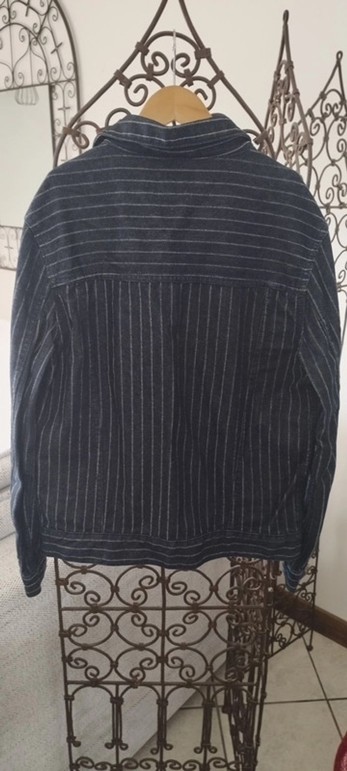 Veste en jean très bon état. Taille S - photo numéro 4