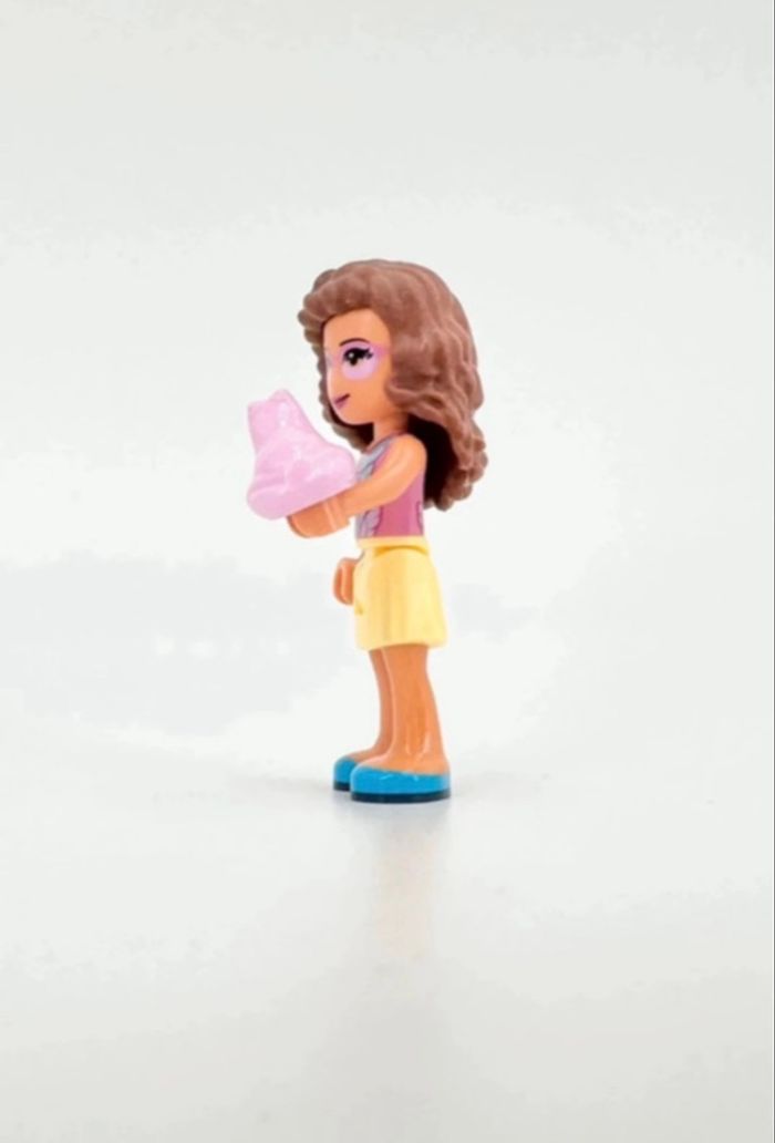 Lego Figurines Friends : Olivia et sa grenouille rose - photo numéro 2