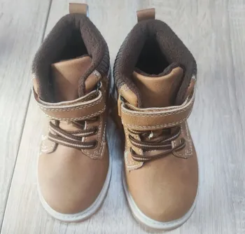 Chaussures 🌸 taille 26