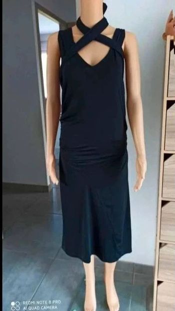 Robe noire  multi  positions taille l Longueur 110 cm Extensible