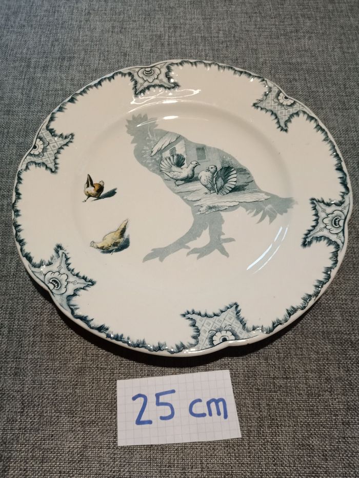 Assiette ancienne motif coq Creil et Montereau
