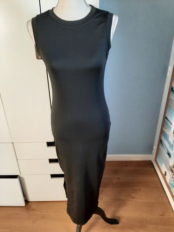 Robe longue noire avec sweat-shirt 