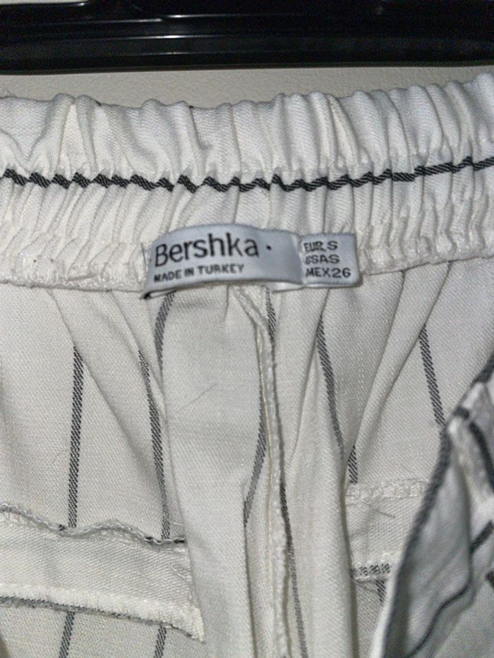 Pantalon blanc Bershka taille S - photo numéro 2