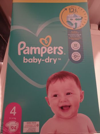 Couches pampers taille 4