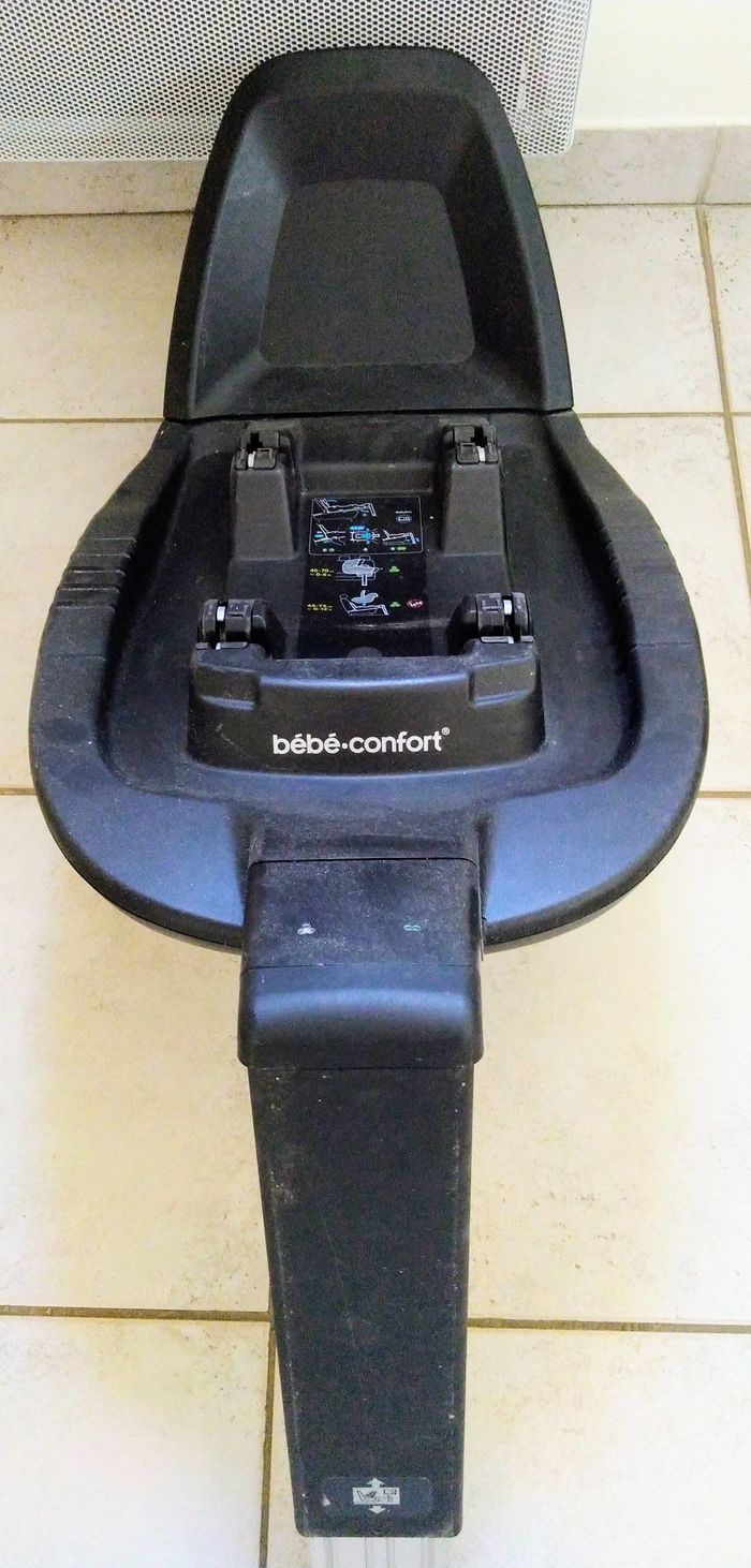 Cosi Bébé confort et sa base isofix - photo numéro 3