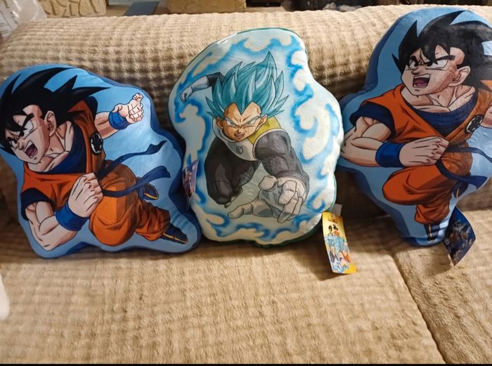 Coussins peluches licence