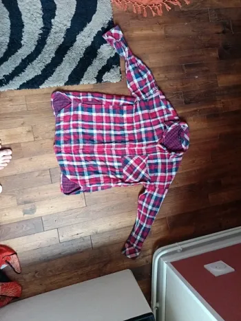 Chemise à carreaux avec poche femme