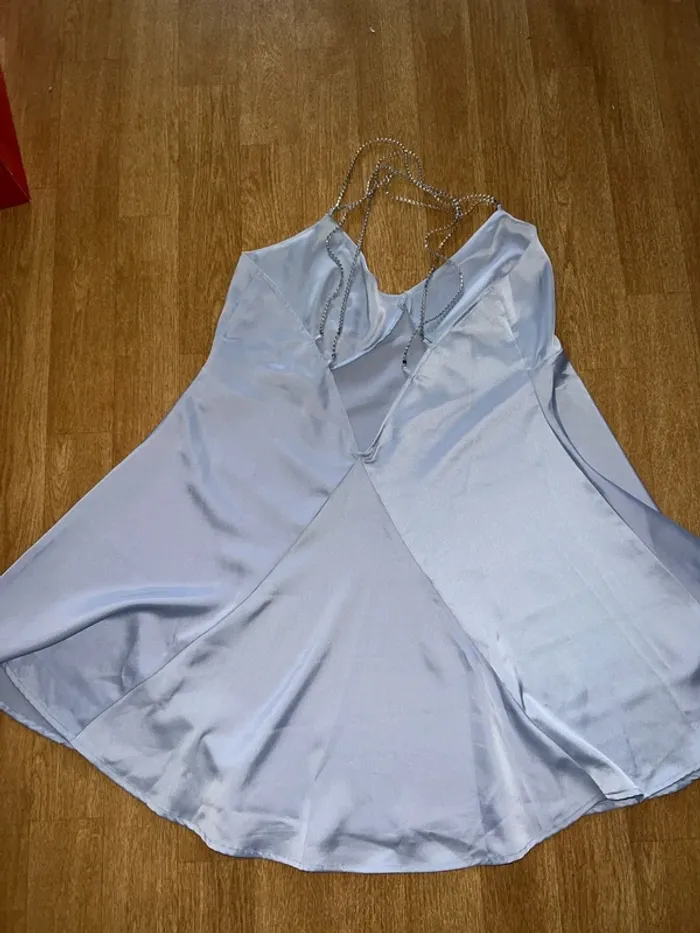 Robe bijou grand dos nu - photo numéro 3