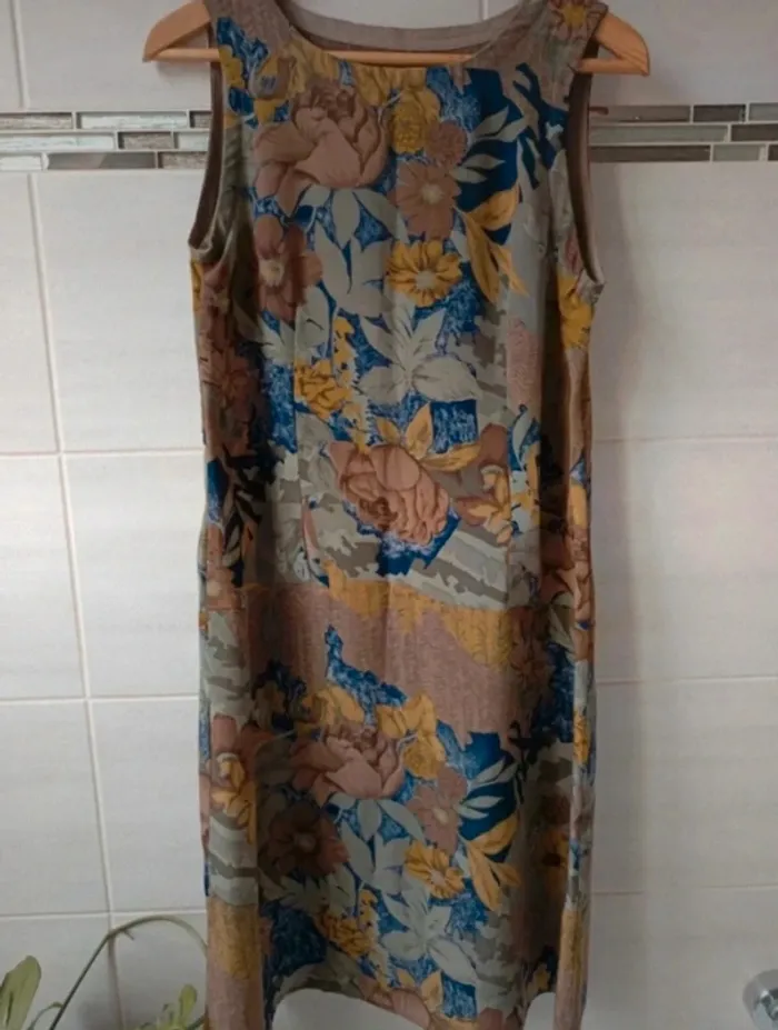 Superbe robe à fleurs, taille légèrement basse, t.S