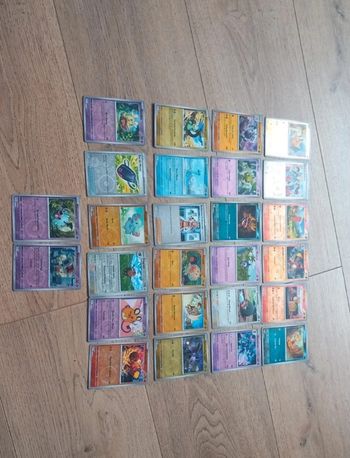 Lot de cartes Pokémon reverses Écarlate et violet destinées de paldea 