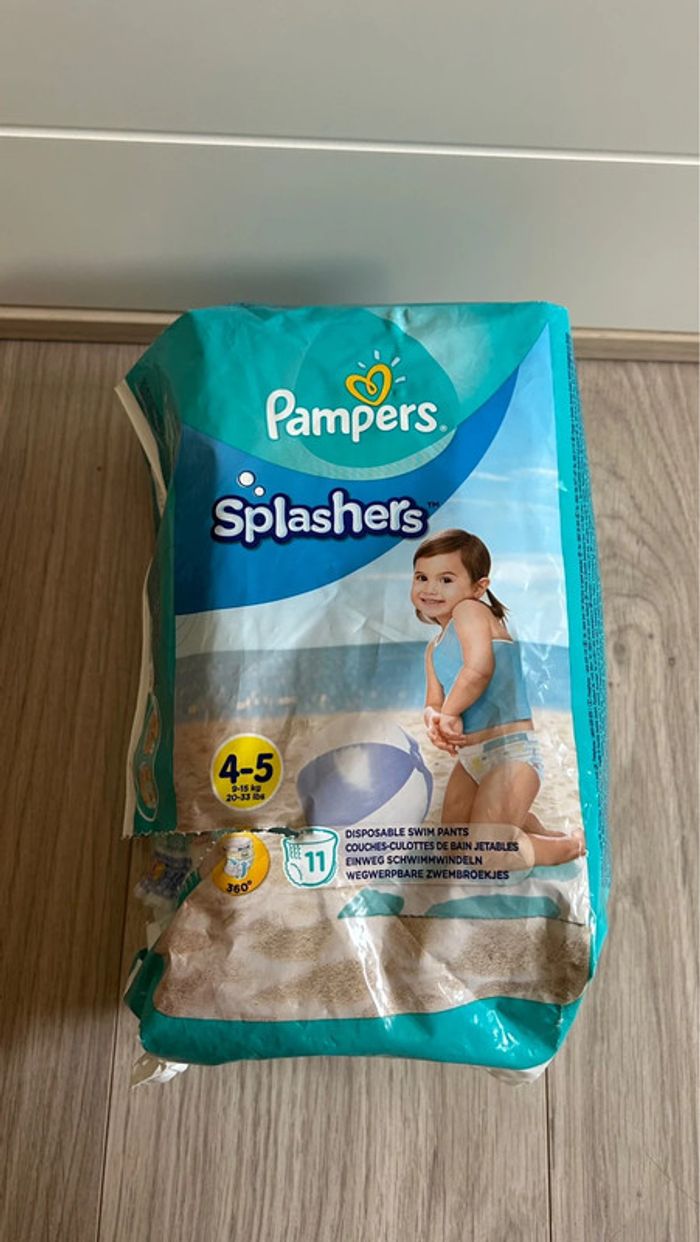 Couches culottes Pampers splashers