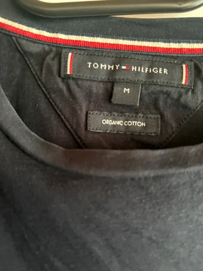 T-shirt noir Tommy Hilfiger - photo numéro 2
