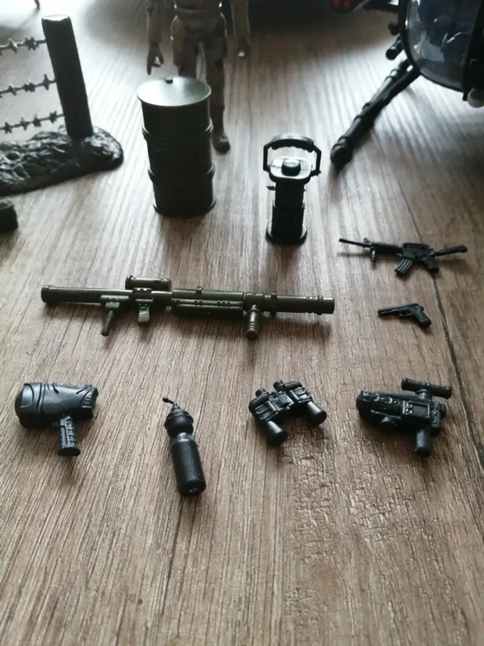 Lot de jouets soldats - photo numéro 3