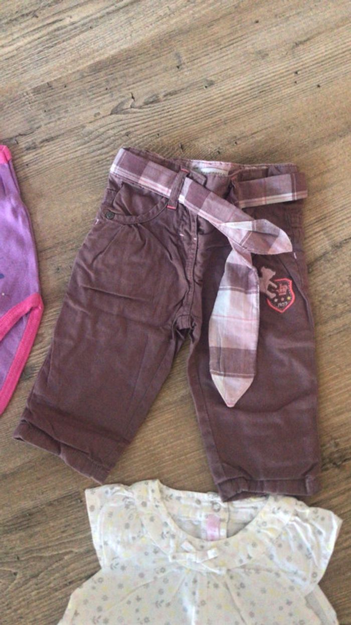 Lot de vêtements tee-shirts short  robe pantalon 3 mois - photo numéro 8
