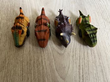 Lot voitures dinosaure