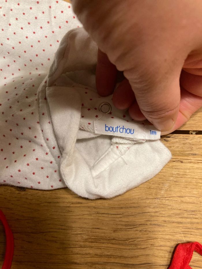 Lot accessoires / vêtements 1 mois - photo numéro 8