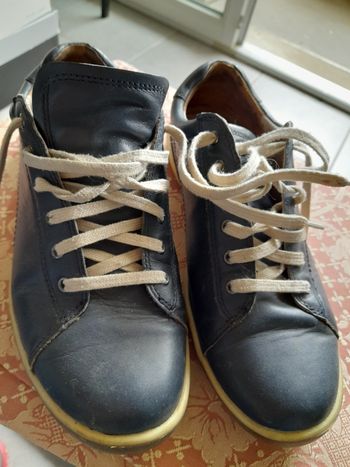 CHAUSSURES À  LACETS " DAMART" TAILLE  39