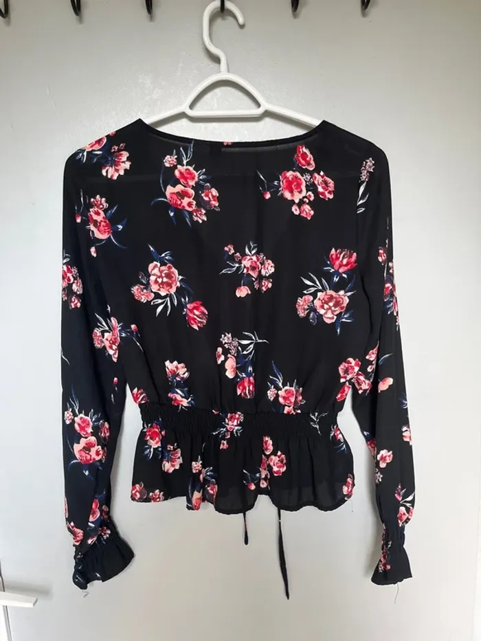 Joli haut fleuri - photo numéro 5