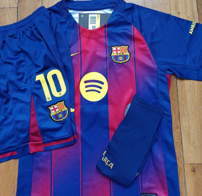 Kit football taille 12 ans Barcelone 2026 modèle LAMAL - photo numéro 3