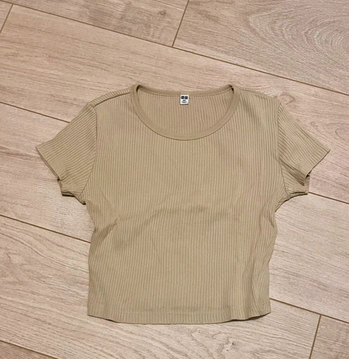Crop top beige Uniqlo taille XS