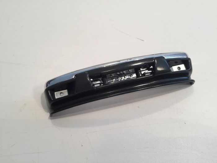 Pare-chocs avant pièce détachée miniature Chevrolet Colorado 2004 Maisto 1/18 1/18ème #A37