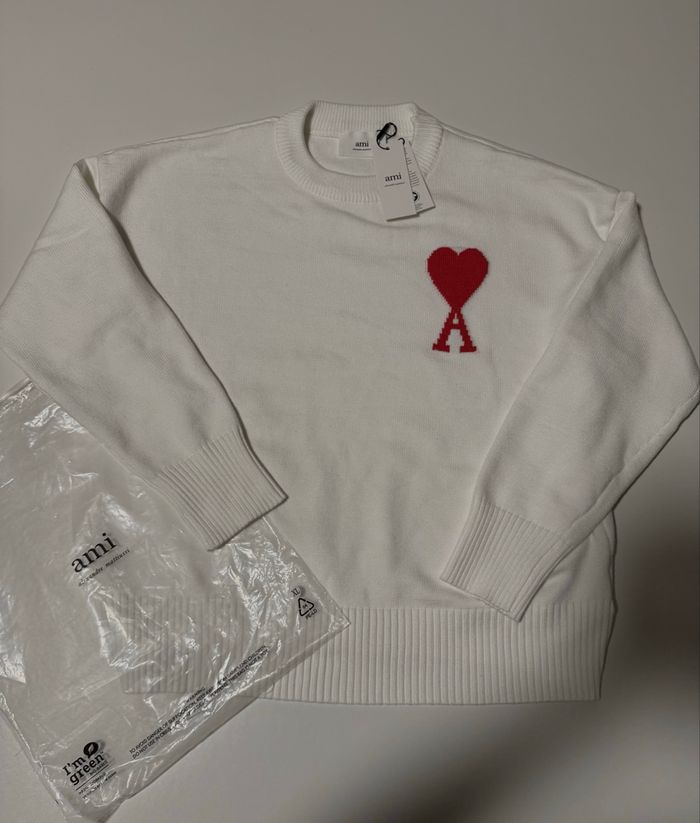Pulls Ami Taille XL blanc avec le coeur rouge