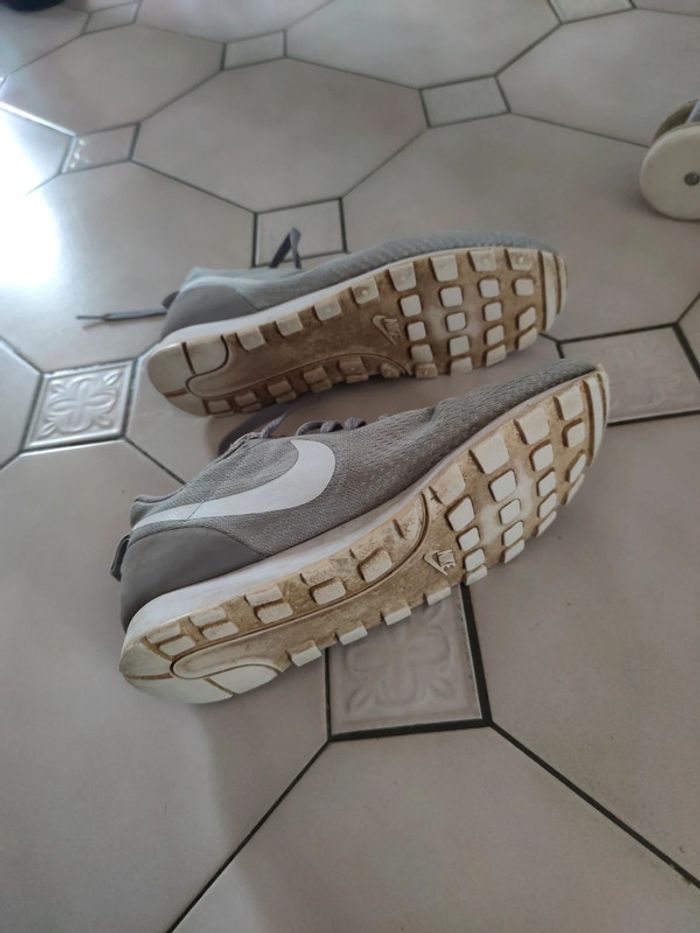 Nike grises - photo numéro 8