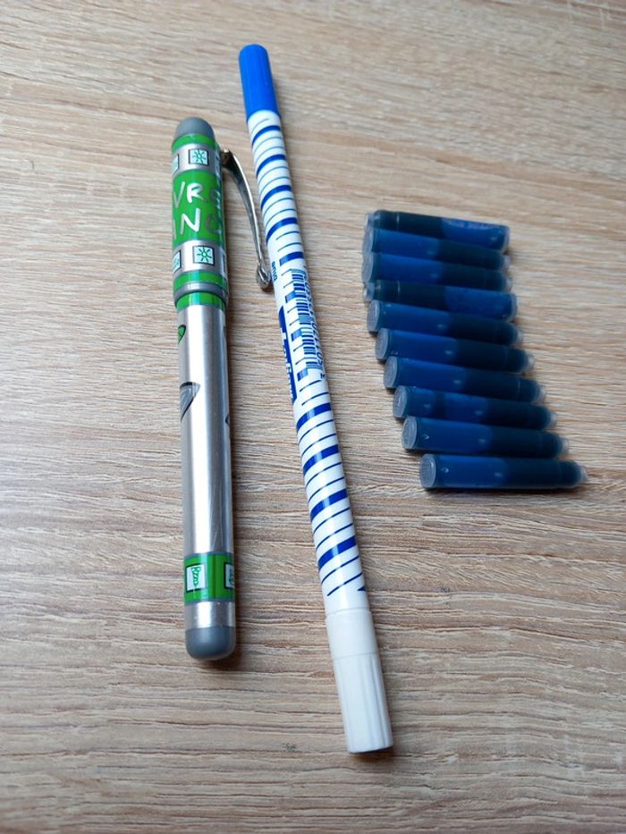 😴stylo plume Poivre blanc+effaceur neuf. + 10 cartouches encre bleu