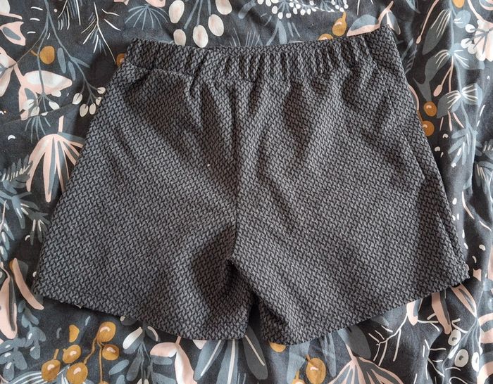 Jupe short 8 ans - photo numéro 3
