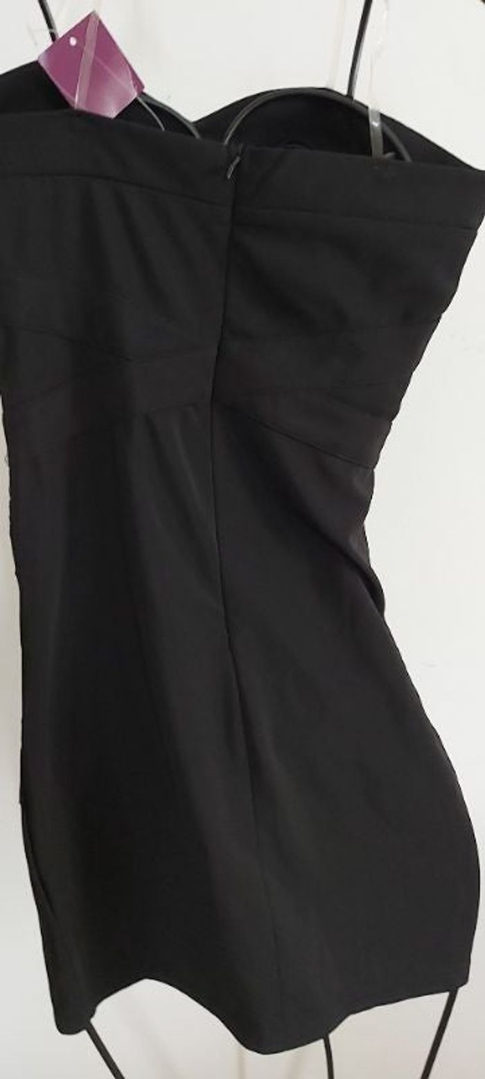 Robe noire cintrée "Mim"